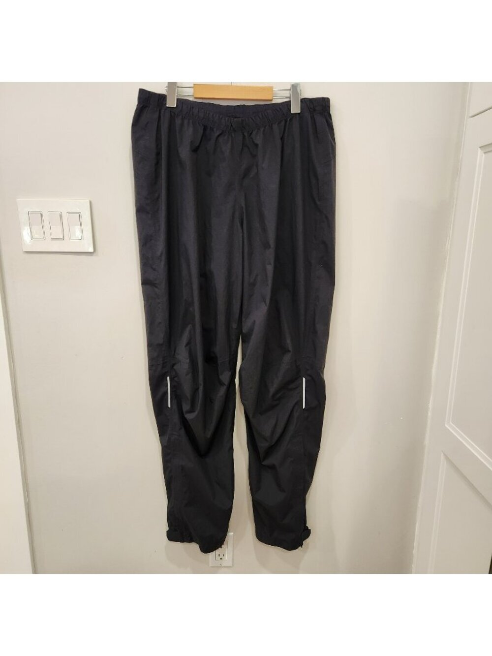 REI Co-op Rain Hiking Pants Mens XL  36 Black Waterproof Ankle Zip Hiking Shell